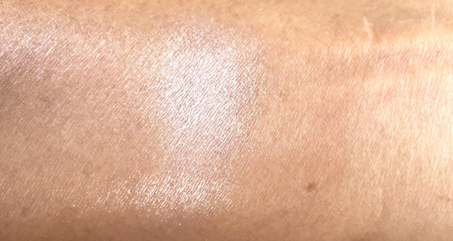 MAC Soft & Gentle Mineralize Skinfinish Highlighter Review Swatches blended